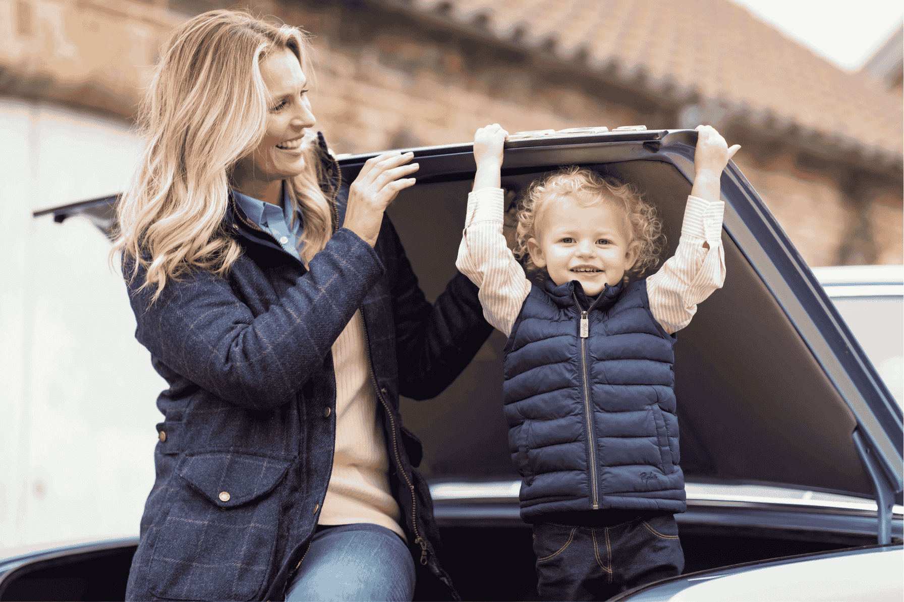 Best Travel Toys for Toddlers (Quiet, Screen-Free, and Parent-Approved) - GoCozyy Play Blankets