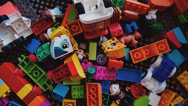 Activities for Toddlers on Long Days at Home (That Actually Keep Them Busy) - GoCozyy Play Blankets