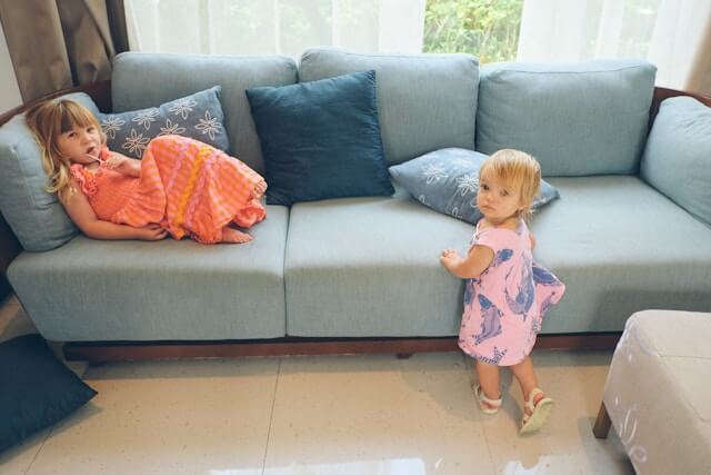 How to Entertain a Toddler Without Toys (Yes, Really) - GoCozyy Play Blankets
