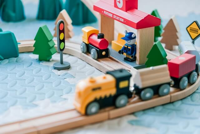How to Keep a Toddler Busy While You Work From Home (Without Screens or Constant Interruptions) - GoCozyy Play Blankets