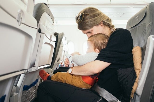 The Best Screen-Free Travel Setup for Toddlers (A Complete Parent's Guide) - GoCozyy Play Blankets