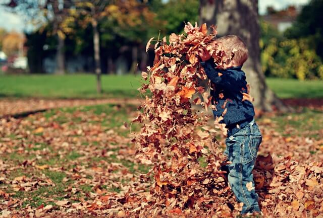 Simple Sensory Play Ideas for Toddlers (Low Prep and Actually Doable) - GoCozyy Play Blankets