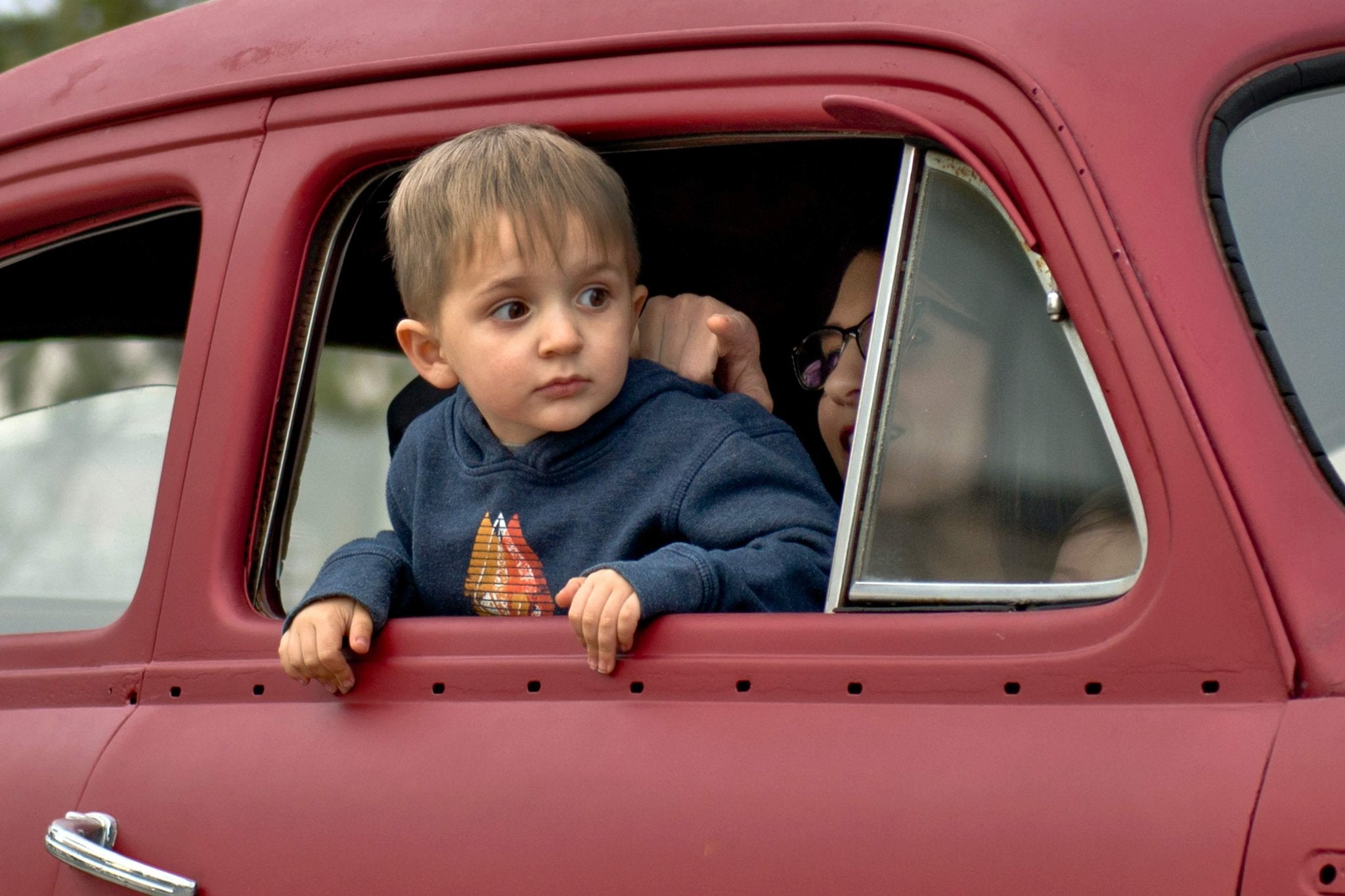 Road Trip Activities for Toddlers (Screen-Free Ideas That Actually Work) - GoCozyy Play Blankets